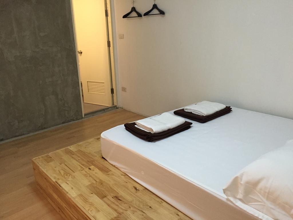 Once In Bangkok With Me Guesthouse Εξωτερικό φωτογραφία