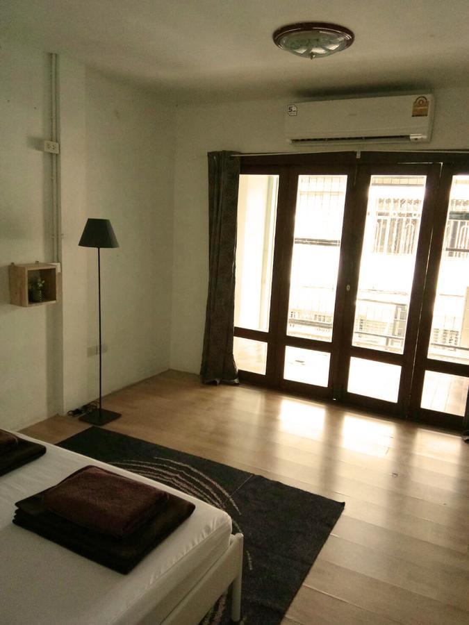 Once In Bangkok With Me Guesthouse Εξωτερικό φωτογραφία